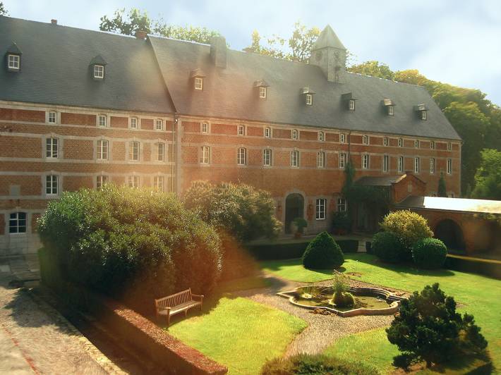 Cour d'honneur et hôtellerie Cour d'honneur et hôtellerie